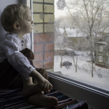 Nelaimė Trakų rajone: medikų rankose atsidūrė pro langą iškritęs berniukas