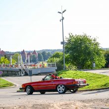 Istorinių kolonoje – ir princo Čarlzo bei dainininko Stingo mėgstamiausias automobilis