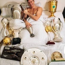 Žvaigždė: R.Lewandowskis savo sportinių trofėjų kolekciją papildė naujais prizais ir titulais.