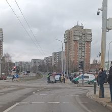 Nelaimė Vilniuje: į medikų rankas be sąmonės perduotas motociklininkas