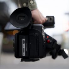 Kinija suėmė BBC žurnalistą, nušvietusį protestus prieš COVID-19 apribojimus