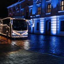 Kalėdinė nuotaika į gyventojų kiemus atkeliaus autobusu: jį pasikviesti gali kiekvienas kaunietis