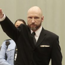 Praėjus 10 metų po žudynių Norvegijoje, A. Breivikas prašo lygtinio paleidimo