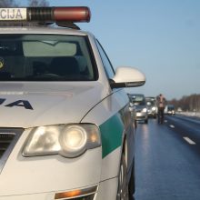 Kelyje Vilnius-Kaunas – BMW ir „VW Passat“ avarija: sužaloti penki žmonės