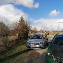 Automobiliu, manoma, link Vakarų Europos vežti aštuoni prieblobsčio Lietuvoje laukę čečėnai