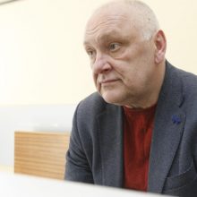 Dėl trukdymo teisingumui prokuroras prašo įkalinti du buvusius advokatus ir ekspolicininką