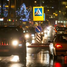 Vairuotojų galvos skausmas: už taršius automobilius teks mokėti dar daugiau