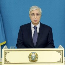 Preliminarūs skaičiai: Kazachstano prezidentas K.-J. Tokayevas liks poste