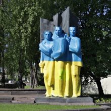 Ukmergės politikai spręs, ką daryti su Sovietų Sąjungos kario, „Vėliavnešių“ skulptūromis