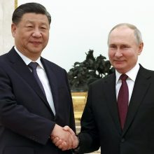 Xi Jinpingas sako pakvietęs V. Putiną į Kiniją
