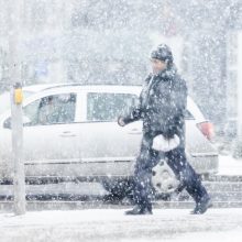 Sinoptikai: vyraus žiemiški orai, šaltukas gali pasikandžioti stipriau