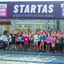 „Pink Run su BENU“ bėgimas: Kaunas nušvito rožine spalva