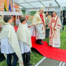 Valstybės diena pakaunėje: šventė surengta atnaujintose Zapyškio bažnyčios erdvėse 