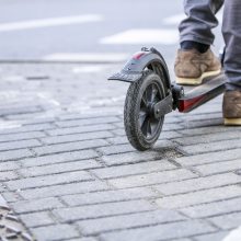 Sostinėje sužalotas paspirtuku važiavęs vyras