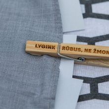 Ragina lyginti marškinius, o ne žmones: kelio į darbo rinką negali užkirsti praeitis