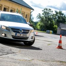 Vairuojančių moterų lenktynėse „Damų Rally 2020“ – netikėti išbandymai