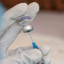 Bendrovės: „Pfizer-BioNTech“ vakcina nuo COVID-19 saugi 5–11 metų vaikams 