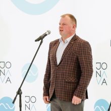 Jonavoje atidaromas naujas baseinas: pastatytas per rekordiškai trumpą laiką