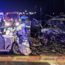 Kai kurios tragiškos kaktomušos mįslės įmintos: jau aišku, kas vairavo „Mercedes-Benz“ 