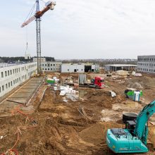 A. Anušauskas: trys kariniai miesteliai Lietuvoje statomi greičiau, nei buvo planuota 