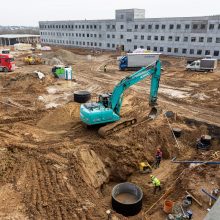 A. Anušauskas: trys kariniai miesteliai Lietuvoje statomi greičiau, nei buvo planuota 