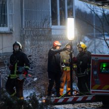 Ant žemės nuleistas Viršuliškėse žuvusio suaugusiojo kūnas, vaiko ištraukimas užtruks