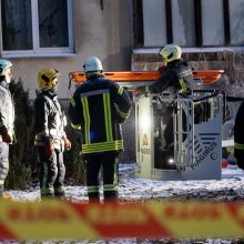 Ant žemės nuleistas Viršuliškėse žuvusio suaugusiojo kūnas, vaiko ištraukimas užtruks