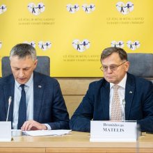 Prezidento pažeidžiamumą Seimo komisija grindžia įrodymais, bet apkaltos neplanuoja