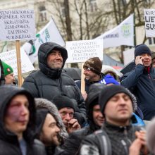 Po K. Navicko pasisakymo žemdirbiai ėmė skanduoti: „Gėda! Gėda!“