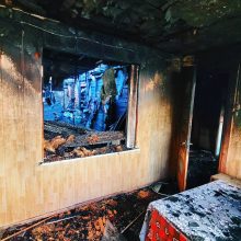 Sudegė humoristo B. Jackūno šeimos namai: gaisras nusinešė viską