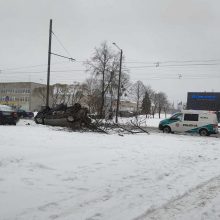 Kaune apsivertė girto ukrainiečio vairuotas automobilis: prireikė medikų pagalbos <span style=color:red;>(papildyta)</span>