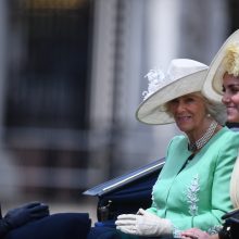 Britanijoje iškilmingai švenčiamas karalienės Elizabeth II oficialusis gimtadienis