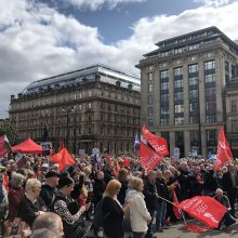 JK gyventojai protestuoja prieš B. Johnsono sprendimą sustabdyti parlamento darbą