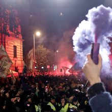 Vengrijoje protestuojančius parlamentarus išmetė iš valstybės transliuotojo būstinės