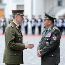 Lietuvos ir Slovakijos kariuomenių vadai sutarė dėl artilerijos pajėgumų stiprinimo