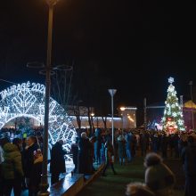 Tauragėje įžiebta žaliaskarė: įspūdingu šou prasidėjo šventinių renginių maratonas