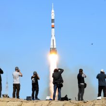 Rusijos erdvėlaivis su astronautais avariniu būdu nusileido Kazachstane