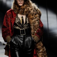 Prancūzijos aukštosios mados prekės ženklas „Saint Laurent“ atsisako kailių