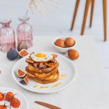 Trys skrebučių su kiaušiniais idėjos lėtiems savaitgalio pusryčiams