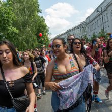 Sostinėje – tūkstantinė „vaivorykštės“ minia: eitynėse incidentų neužfiksuota