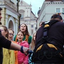 Palaikydami Ukrainą operos solistai kartu su Monika Liu atliko „Kalush Orchestra“ dainą 