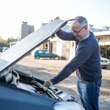 Po automobilio remonto toli nenuvažiavo – variklis sugedo atliekant techninę apžiūrą