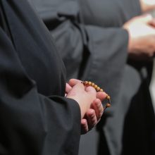 Bažnyčią ir vėl krečia skandalai: ką daryti, kad kunigai suvaldytų savo seksualumą?