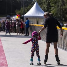 Sostinėje atidarytas naujas pėsčiųjų ir dviračių viadukas