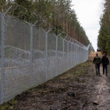 Pasienyje su Baltarusija apgręžti devyni migrantai