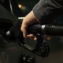ES planas dėl rusiškos naftos barelio kainų „lubų“ susidūrė su Lenkijos prieštaravimu