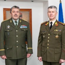 Valdemaras Rupšys <span style=color:red;>(dešinėje)</span> susitiko su Čekijos Respublikos kariuomenės vadu generolu Alešu Opata.