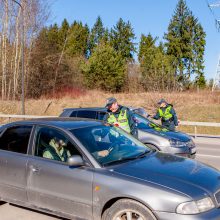 Neblaivūs prie vairo – ir užsieniečiai, ir krepšinio sirgaliai