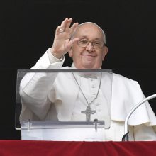 Popiežius: siekiant taikos pasaulyje būtina atsigręžti į moteris ir motinas