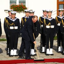 A. Merkel lankosi karo reparacijų reikalaujančioje Lenkijoje